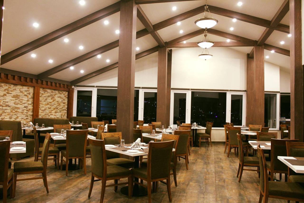 The Denzong Shangrila Gangtok Exterior photo