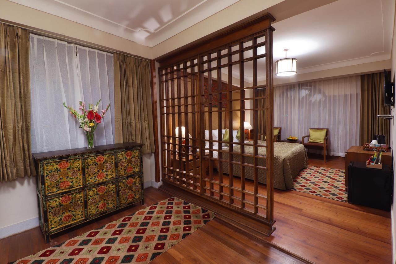 The Denzong Shangrila Gangtok Exterior photo